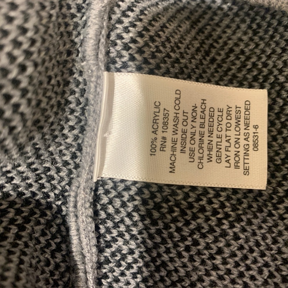 Liz Claiborne Gray Patterned Cowl Neck Sweater - Picture 4 of 8